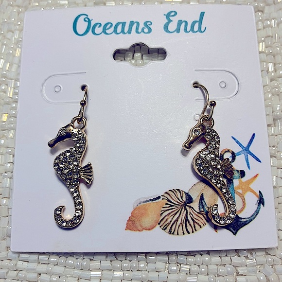 Oceans End Gold Tone Sea Horse Dangle Earrings NWOT - Picture 4 of 5